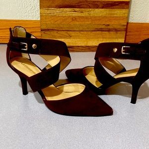 Liz Clayborne, 6 1/2 High heel wine colored, zip in the back. never worn.